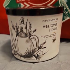 Bath & Body Works Welcome Home Candle with Black and White Design